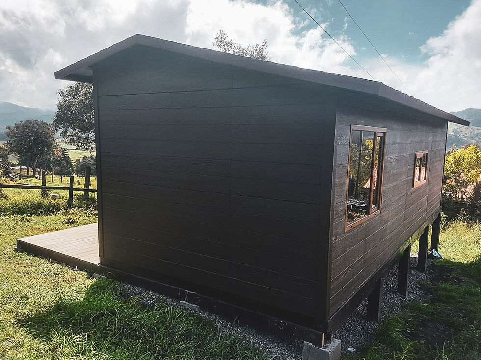Panel SIP con núcleo EPS + OSB instalado por INNOVA SIP en Colombia – construcción eficien