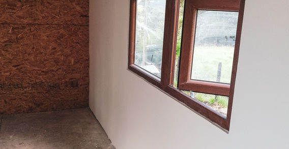 Casa prefabricada construida con panel SIP estructural certificado APA por INNOVA SIP en Colombia
