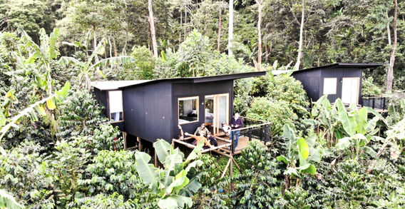 Casa prefabricada construida con panel SIP estructural certificado APA por INNOVA SIP en Colombia