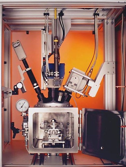 Apparatus for measuring the thermally initiated subcritical crack propagation of ceramic materials