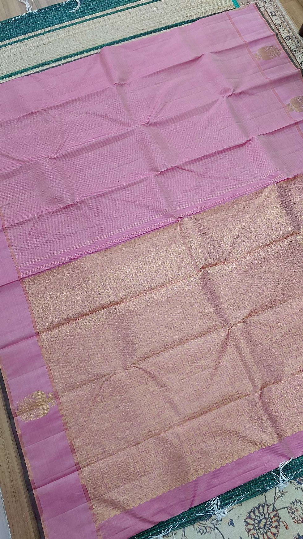 Thumbnail: Rose bud pink Gandeberundha kottadi Kanchivaram handloom pure silk saree