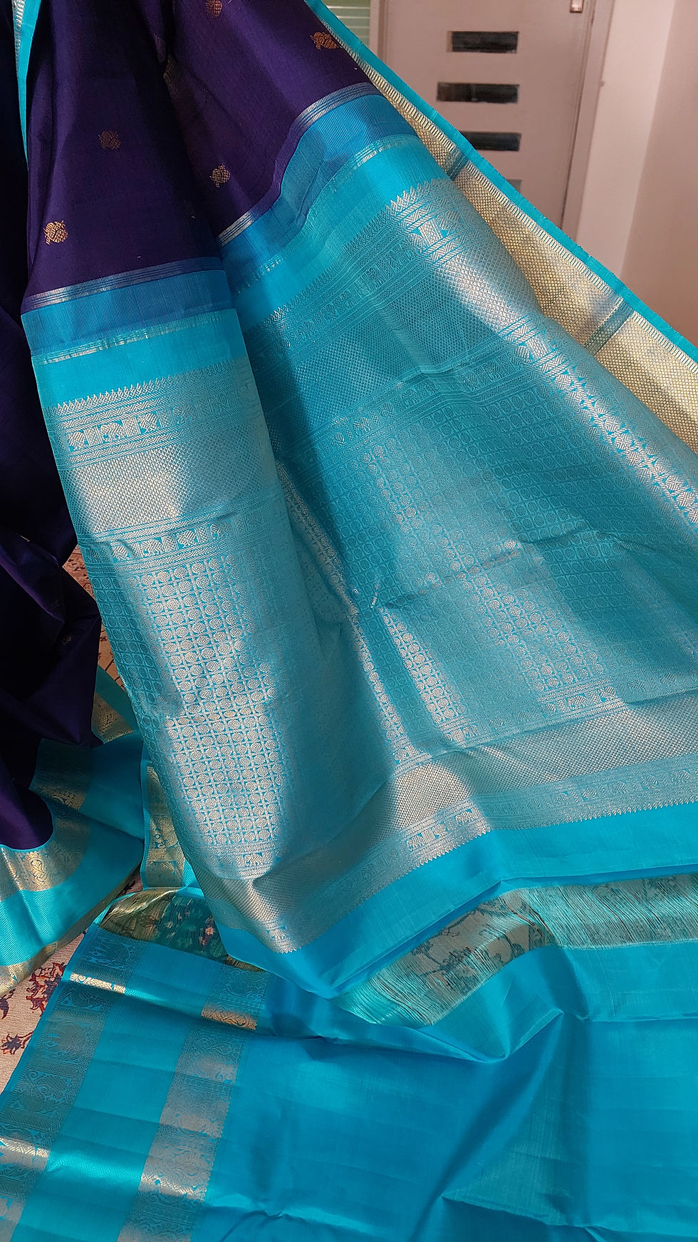 Thumbnail:  Navy Blue Ananda Korvai Kanchivaram Handloom pure zari silk saree