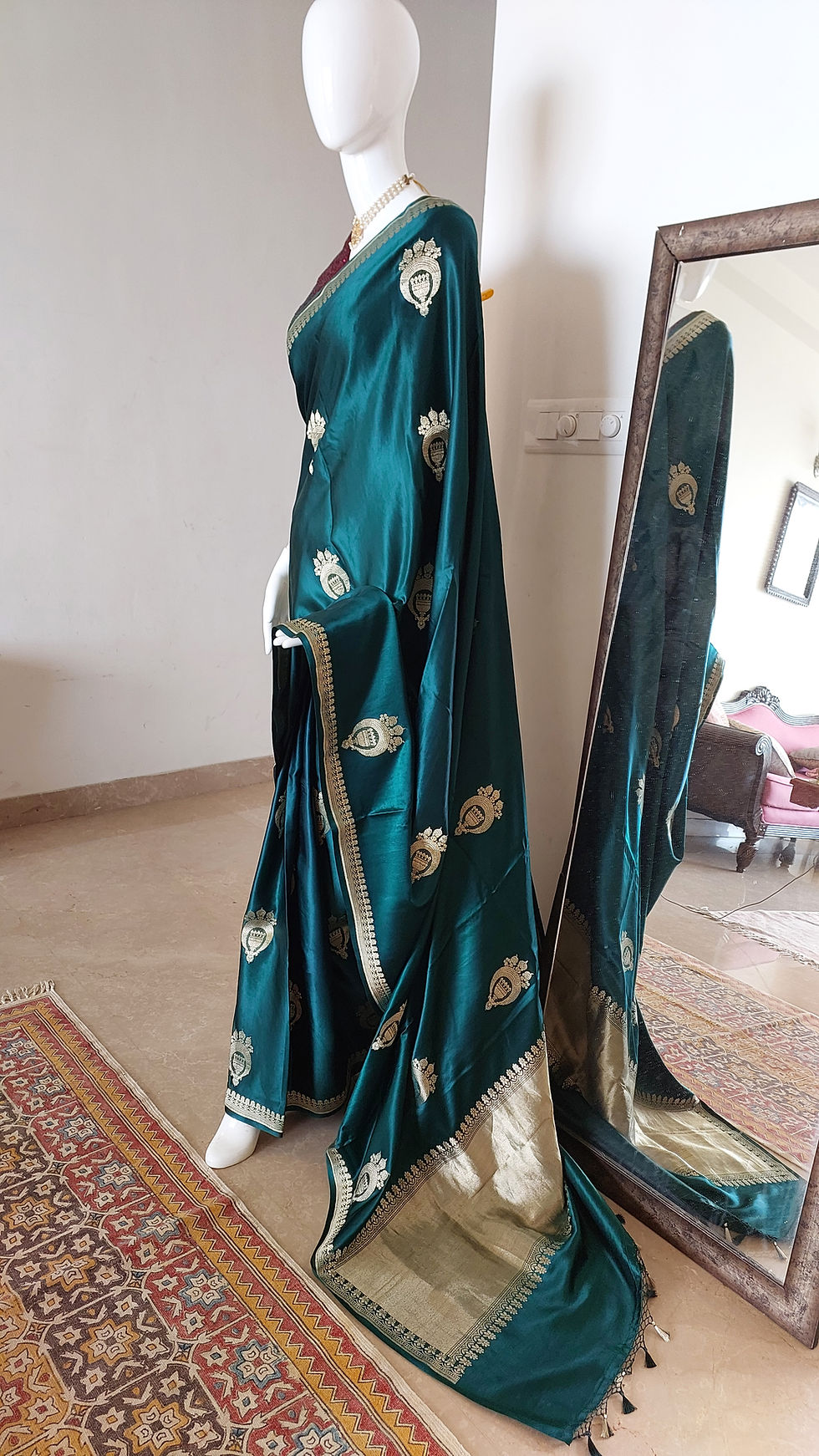 Thumbnail: Bottle Green Banarasi Handloom pure Mashru silk saree