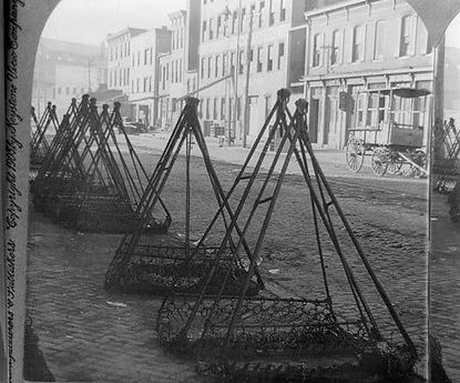 dredges used on sailing craft baltimore md public domain 1905.jpg