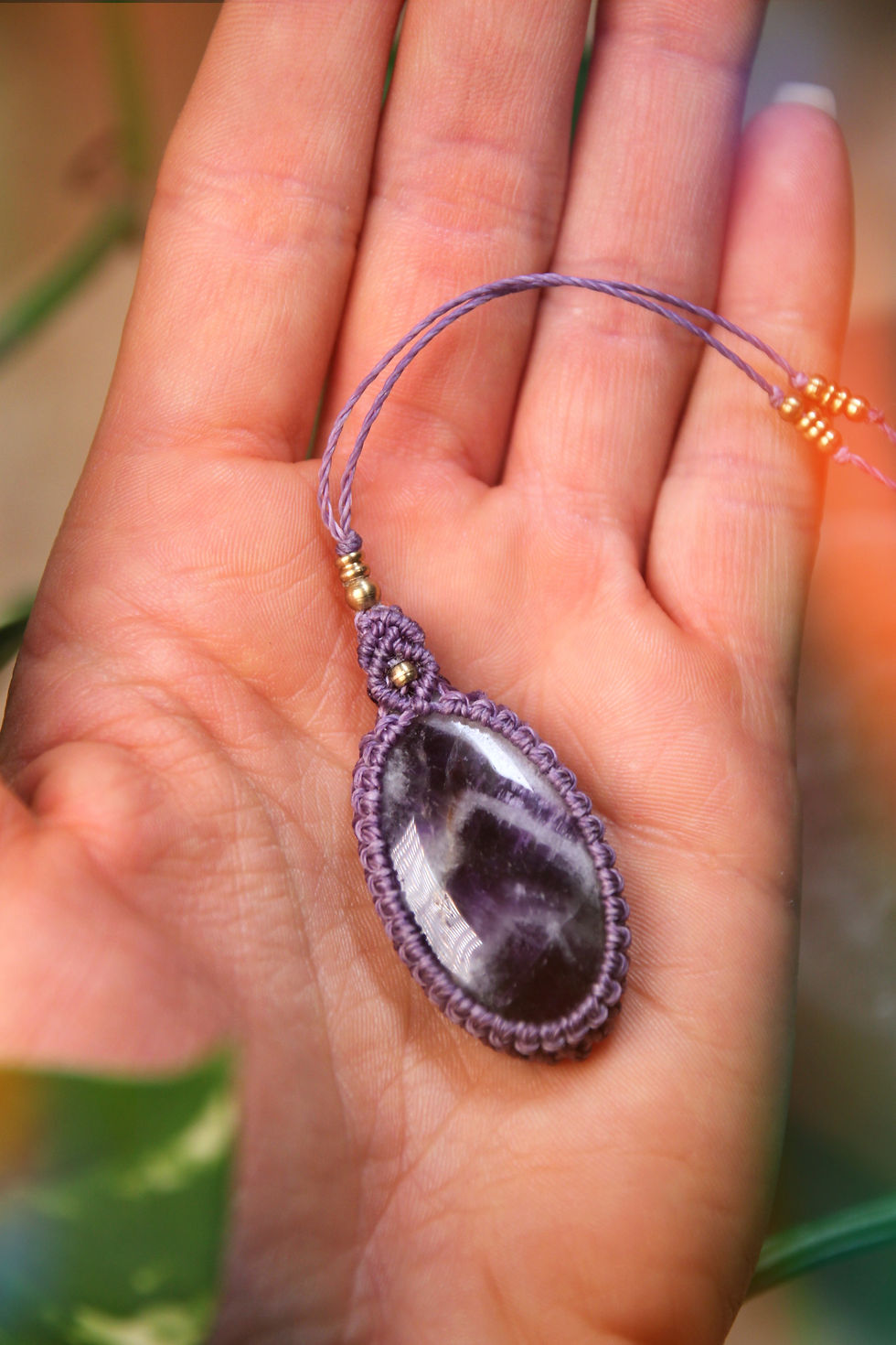 Thumbnail: Chevron Amethyst Makramee Halskette