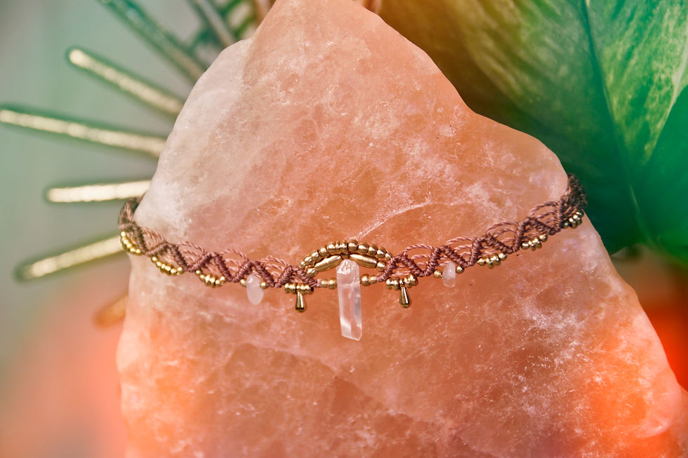 Miniaturbild: Makramee Choker mit Bergkristall Spitze und Rosenquarz