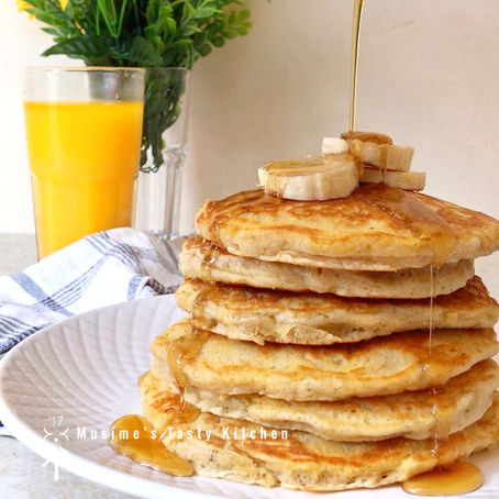 FLUFFY BANANA PANCAKES 