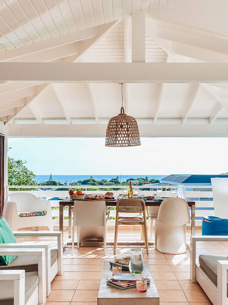 Porch with beautiful sea view.