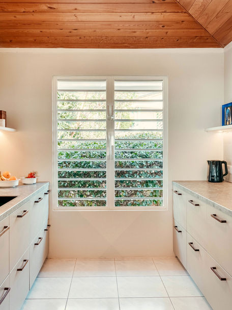 Fully equipped kitchen.