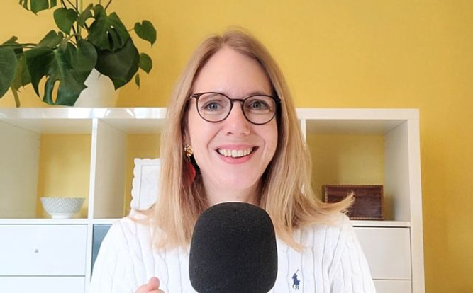 Uplevel Your German Podcast_edited.jpg