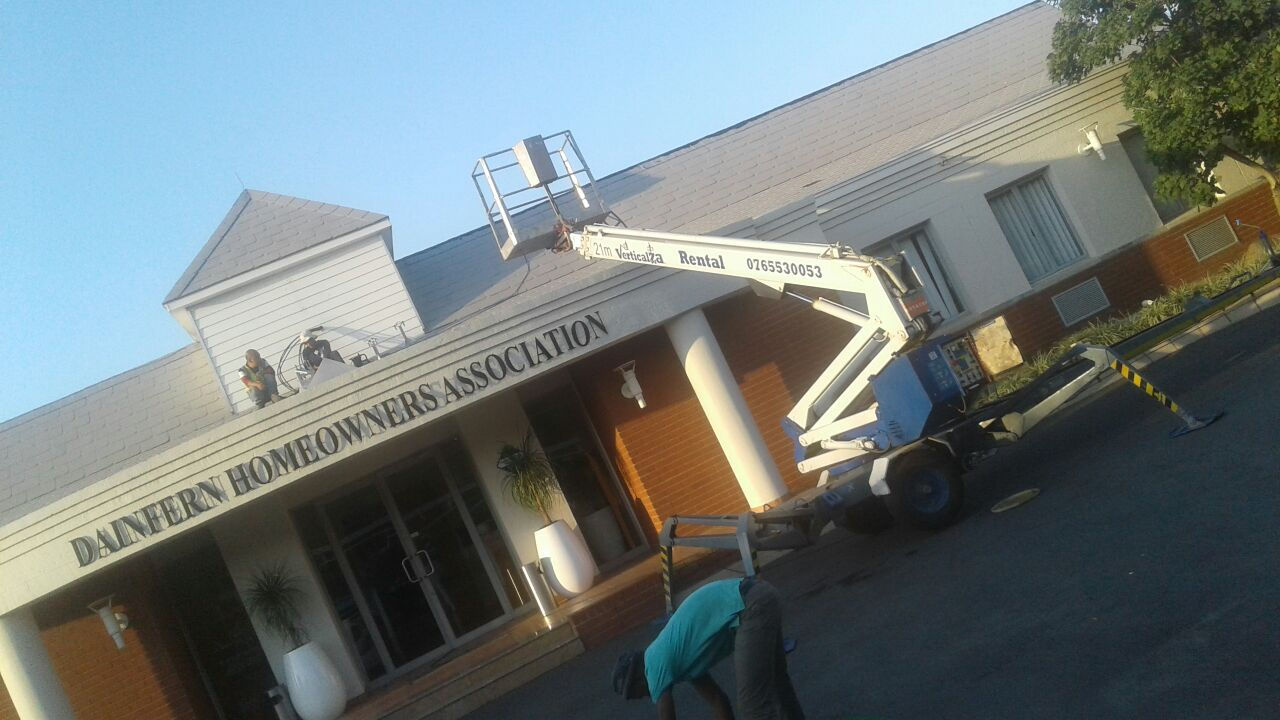 5. Cherry Picker Dino 210T - 21m