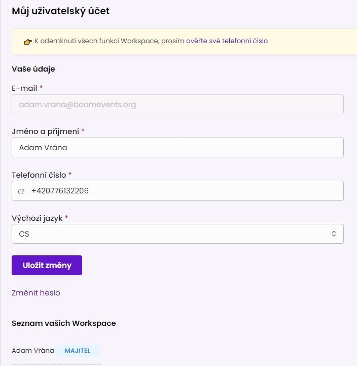 Uživatelský účet formulář s e-mailem, jménem, telefonem a jazykem. Fialové tlačítko "Uložit změny". Výzva k ověření telefonu nahoře.