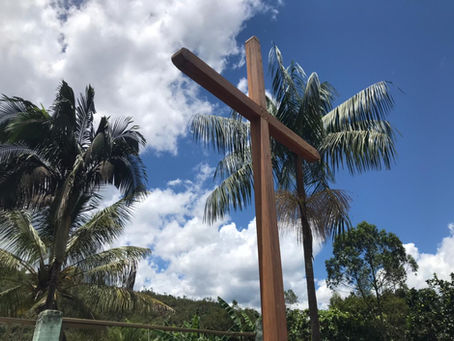 Doação da Cruz de Madeira para Comunidade de Galego