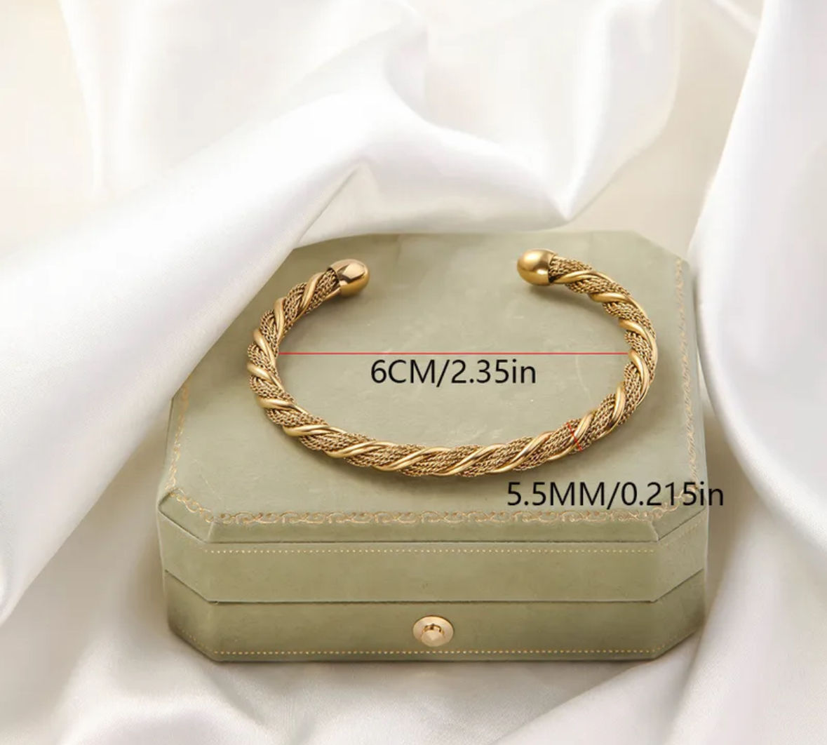 twisted fashionable bangle