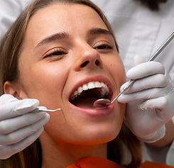 Paciente em atendimento na emergência odontológica