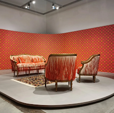 Ghada Amer, "Salon courbé"