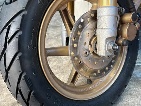 DIO Z4 タイヤ交換