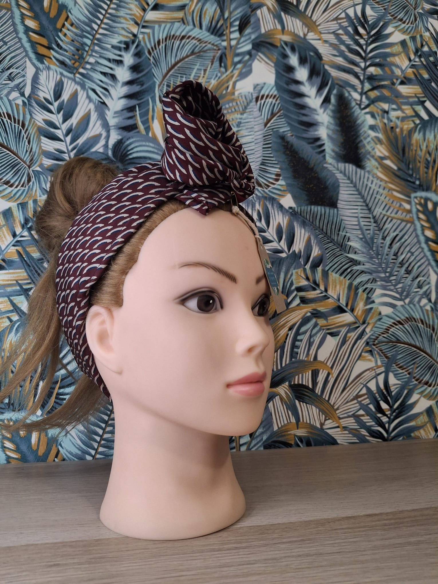 Turbante moldeable con núcleo de aluminio.