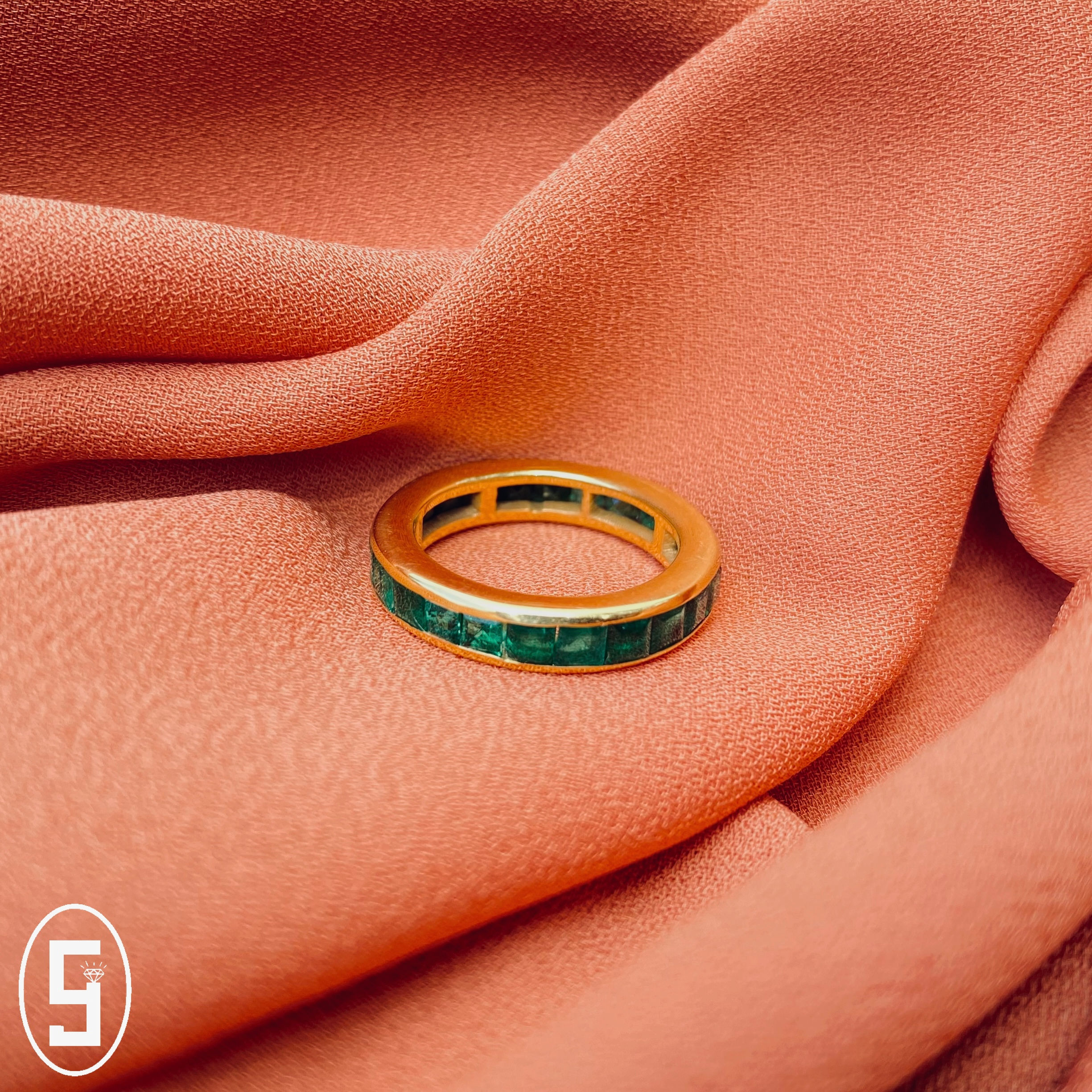 18K yellow gold ring with Emerald - B2126