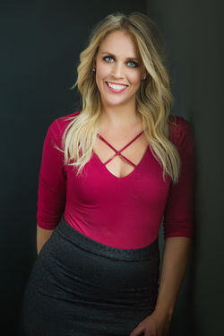 Julia Hiner - Master Stylist