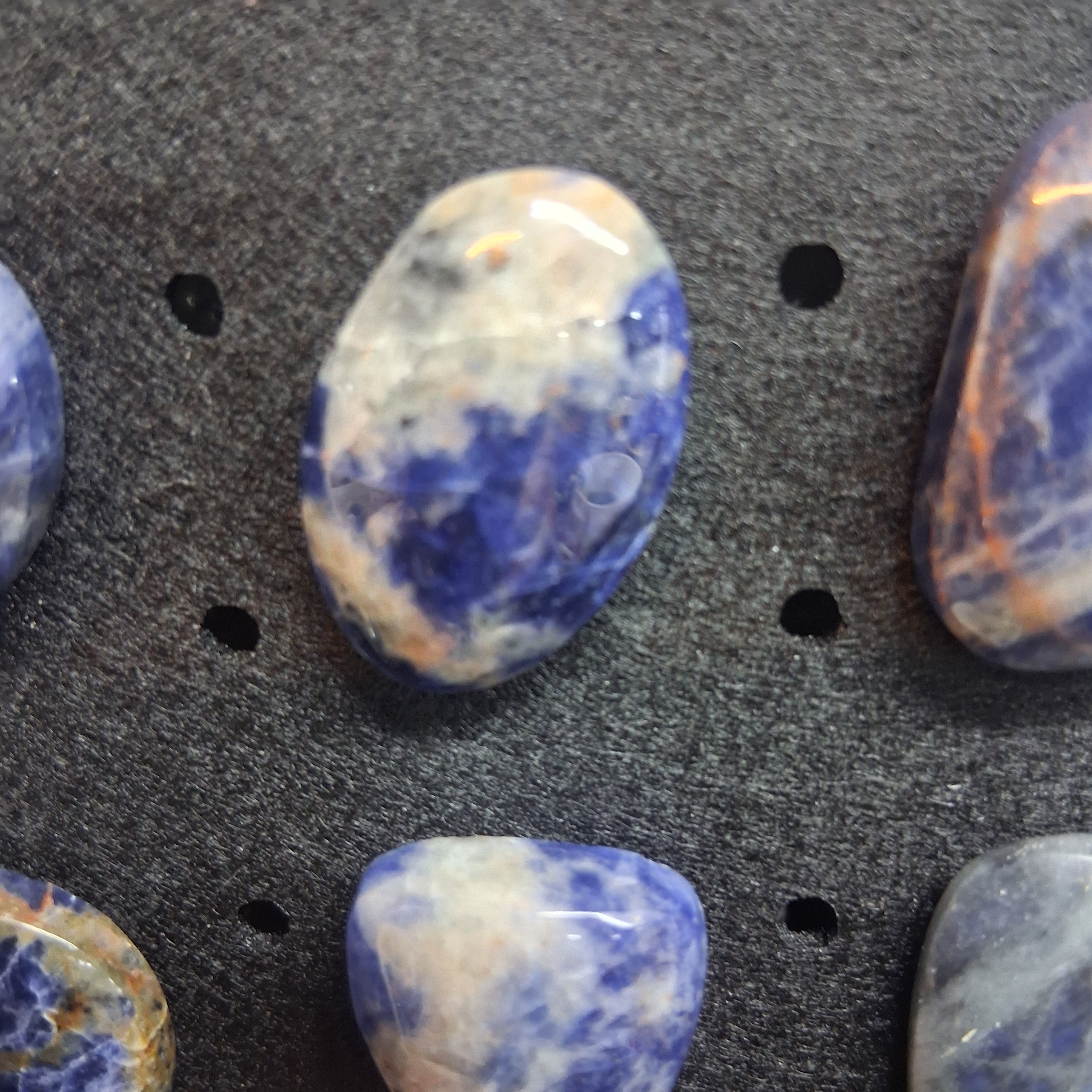 Sodalite hat/shirt pin