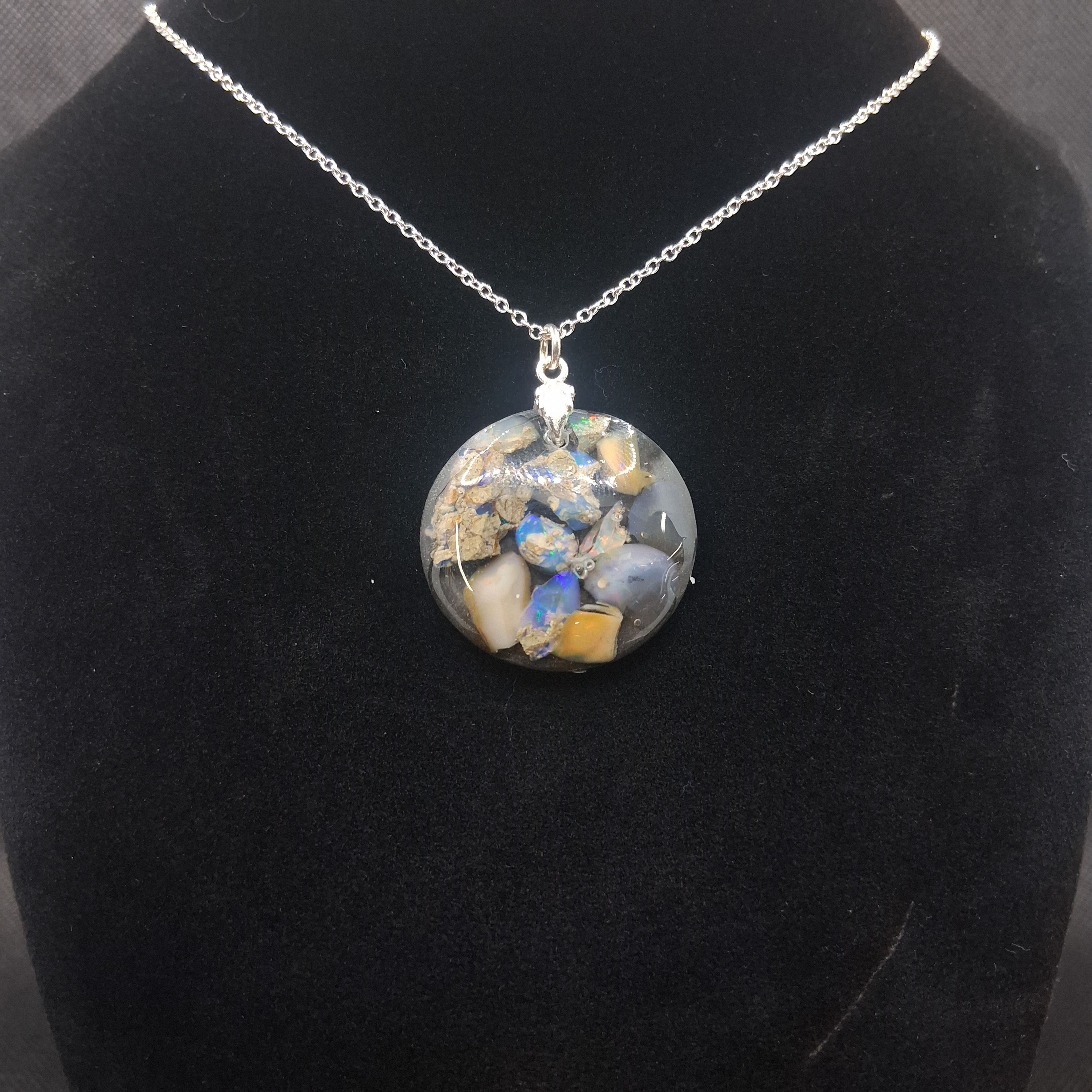 Opal chip pendant