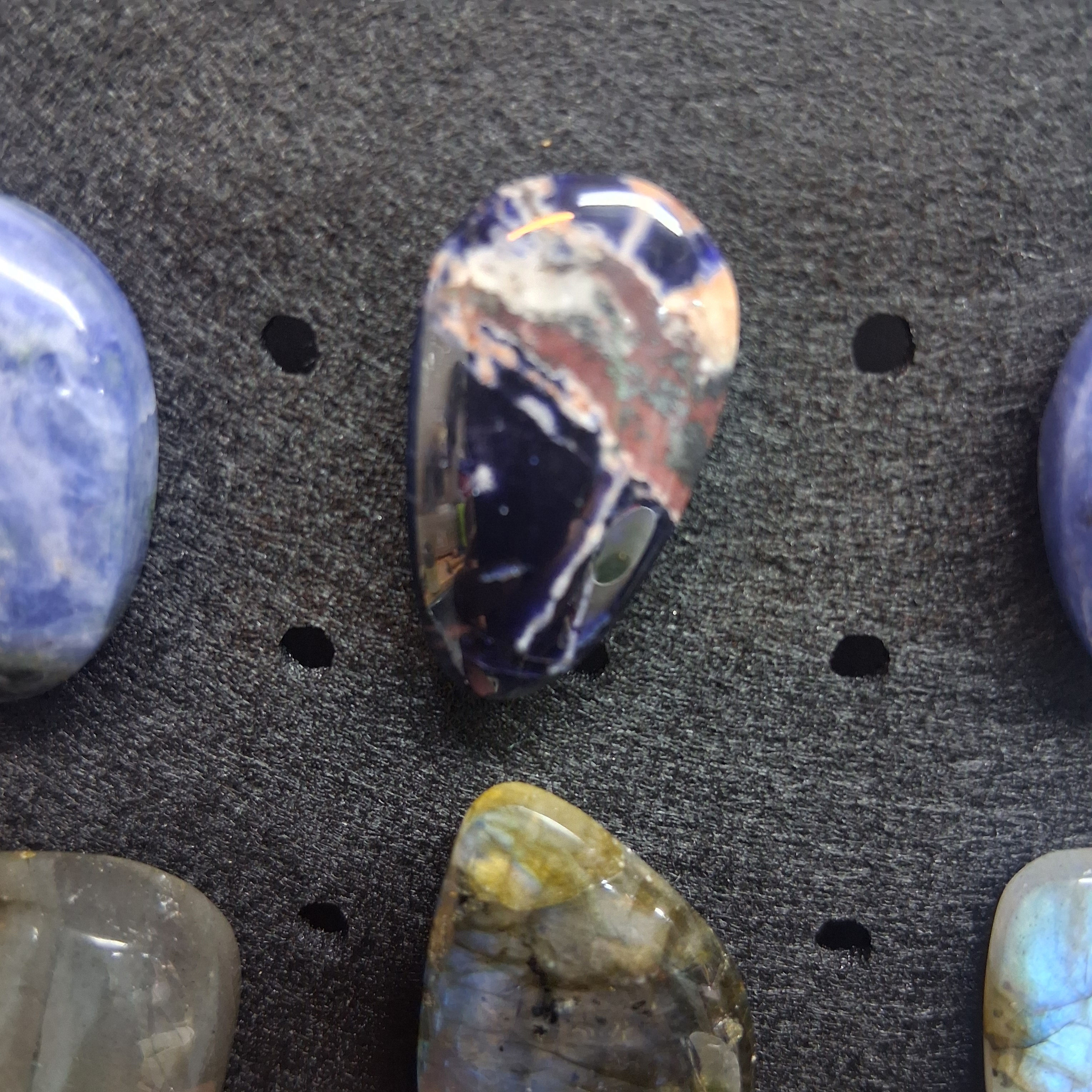 Sodalite hat/shirt pin