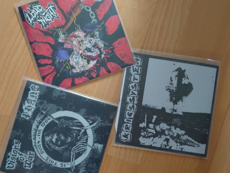 Jarní split EP smršť od Phobia Records v recenzích