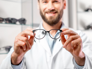 3 Great Reasons To Buy Your Next Pair Of Glasses From a Local Nanaimo Optician (Instead of Online!)