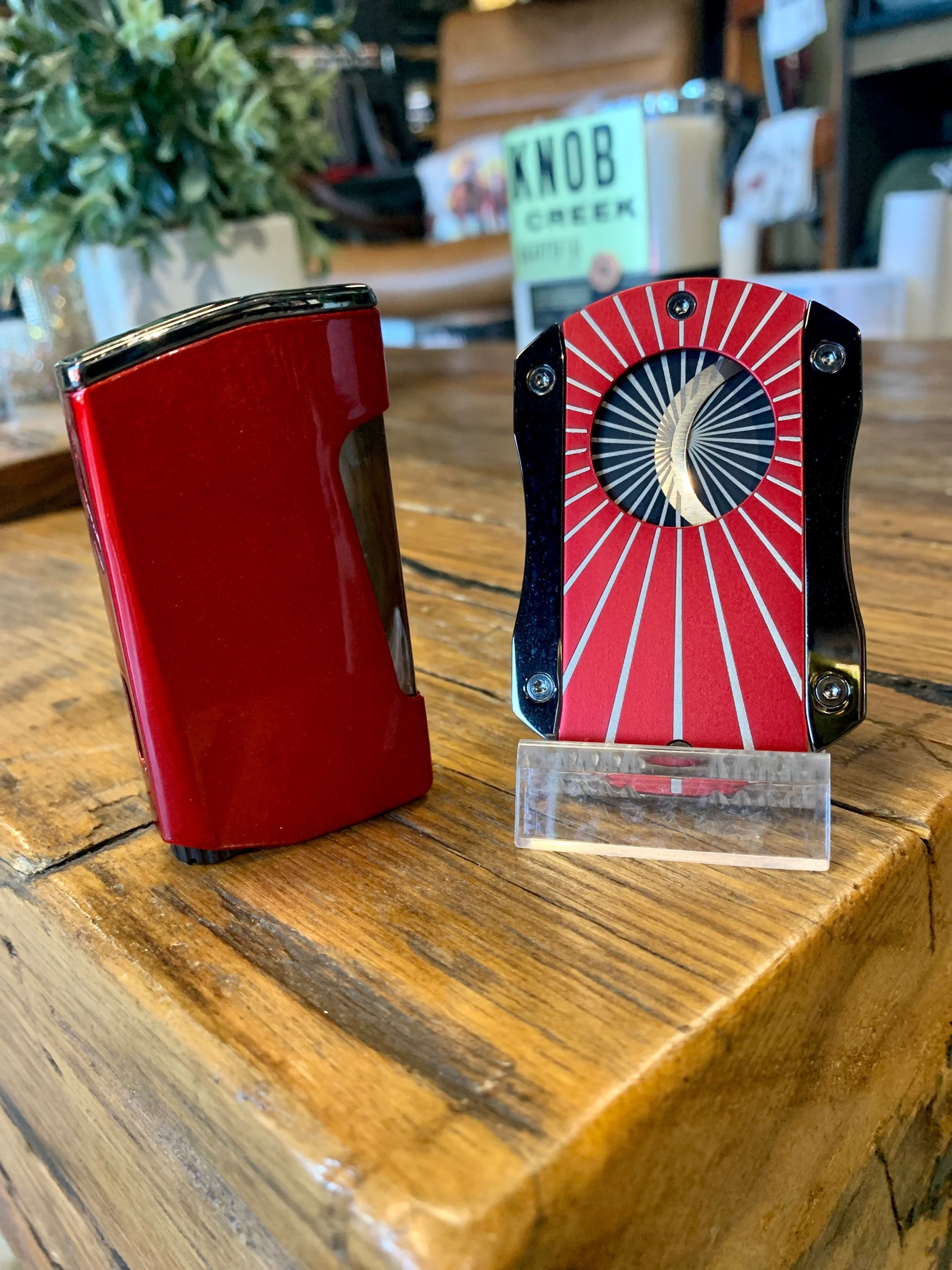 Lotus Lighter/Cutter Set - Red w/ Black Design