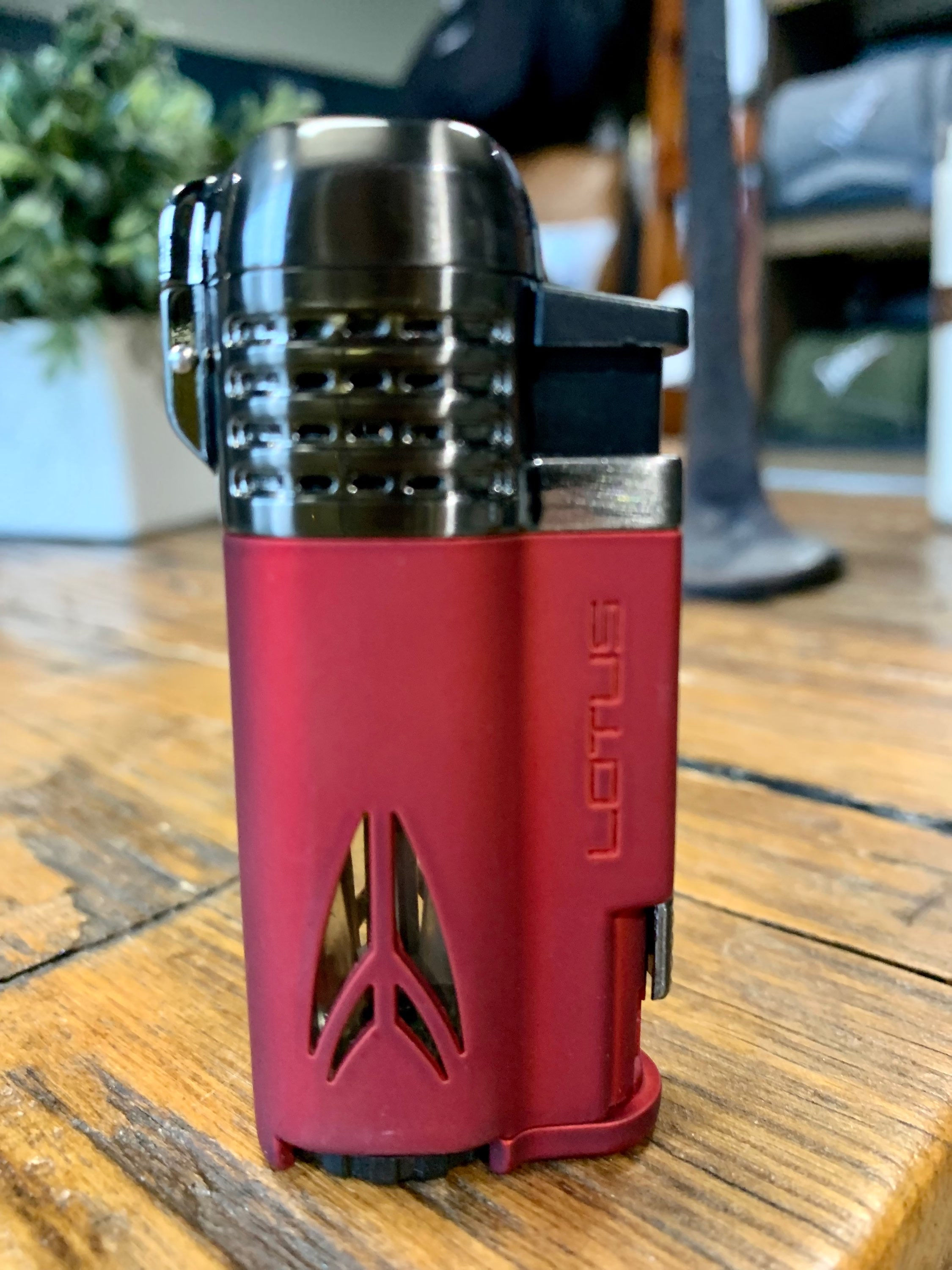 Lotus 65 L6530 - Red Lighter
