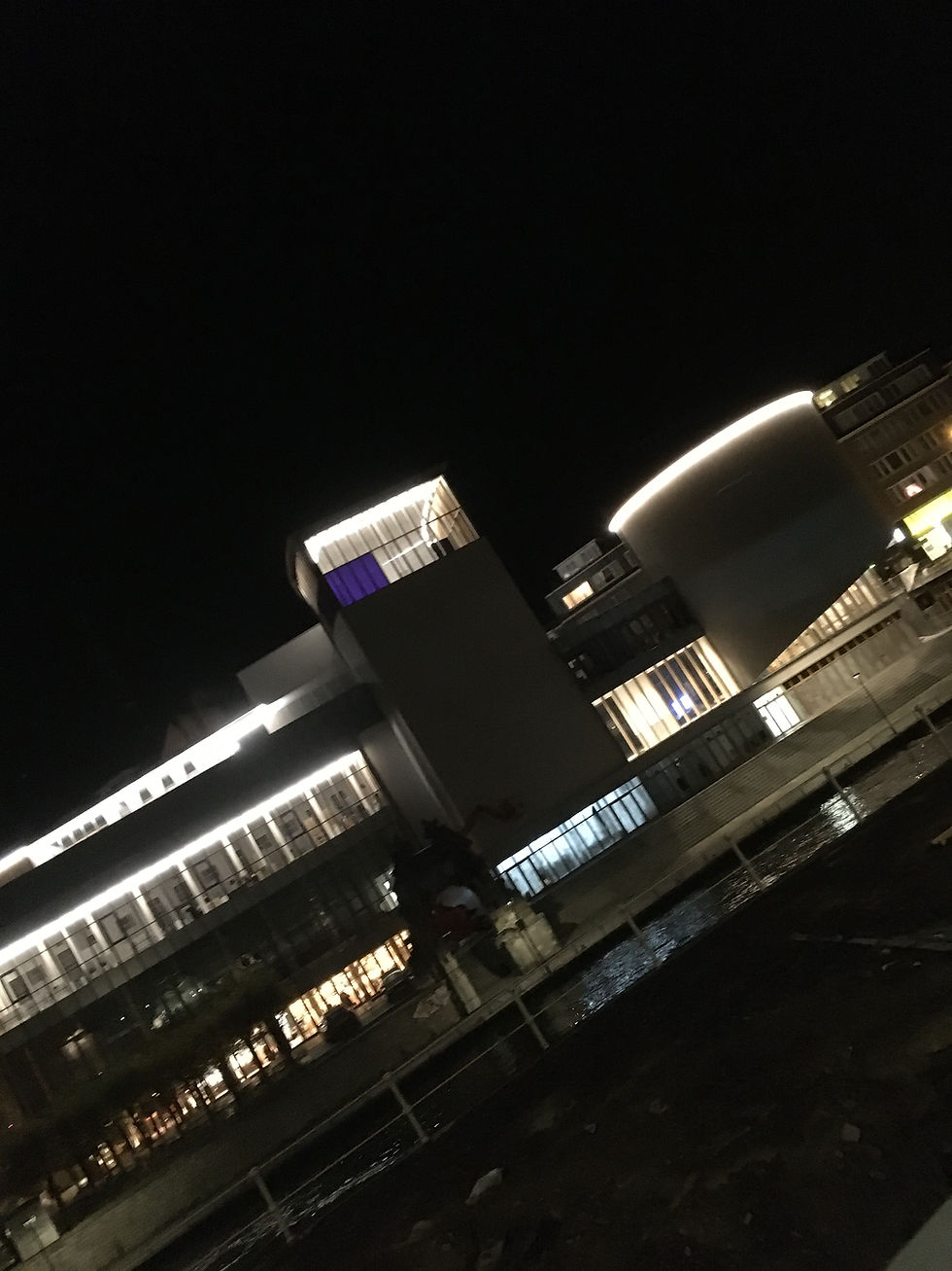 Vue nocturne du Delta - Maison de la Culture de Namur