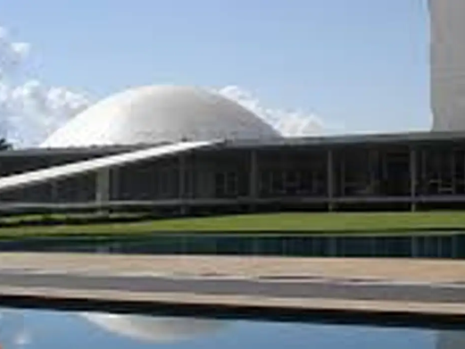 Senado aprova retaliação comercial às vésperas de tarifaço de Trump