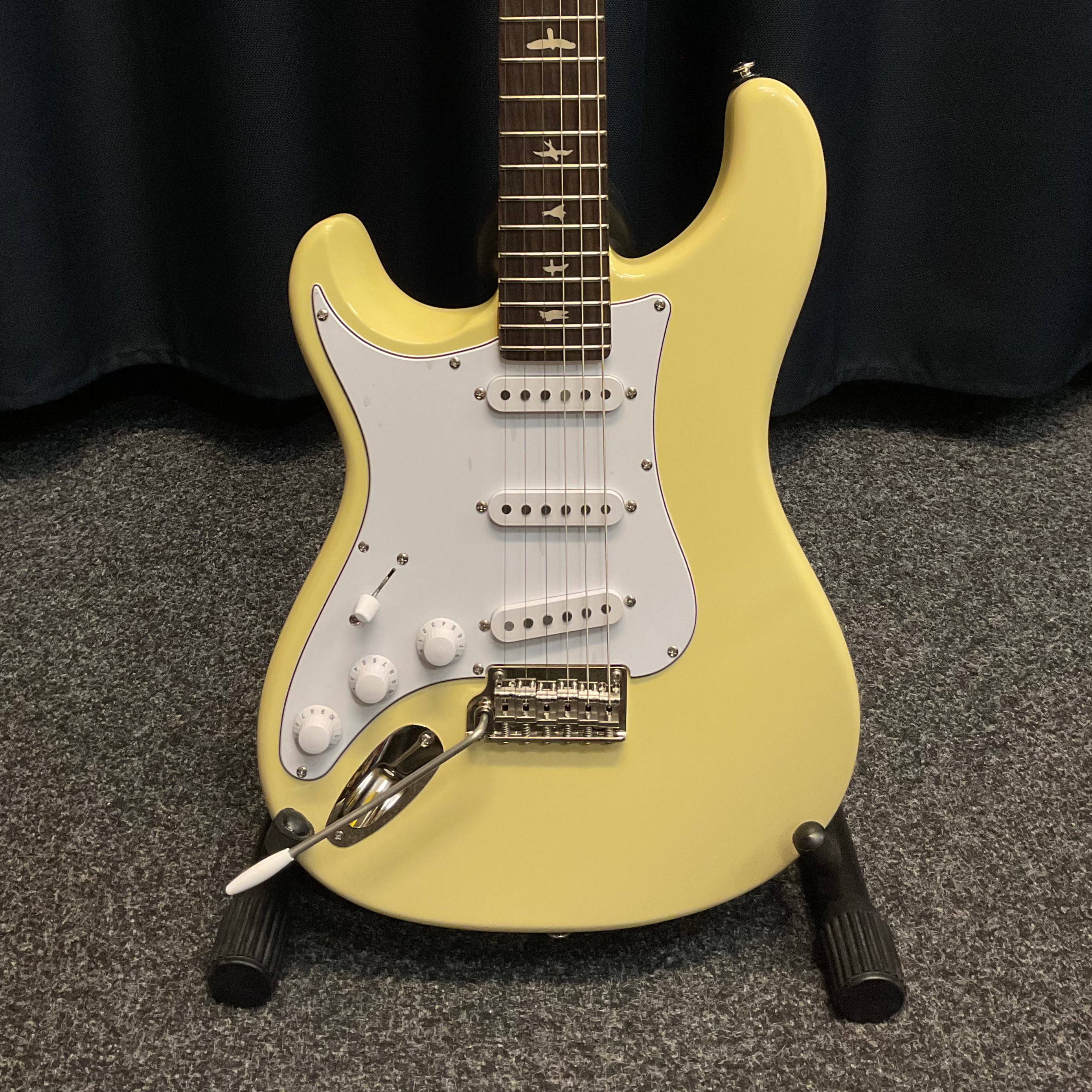 PRS SE Silver Sky "Lefty" Moon White