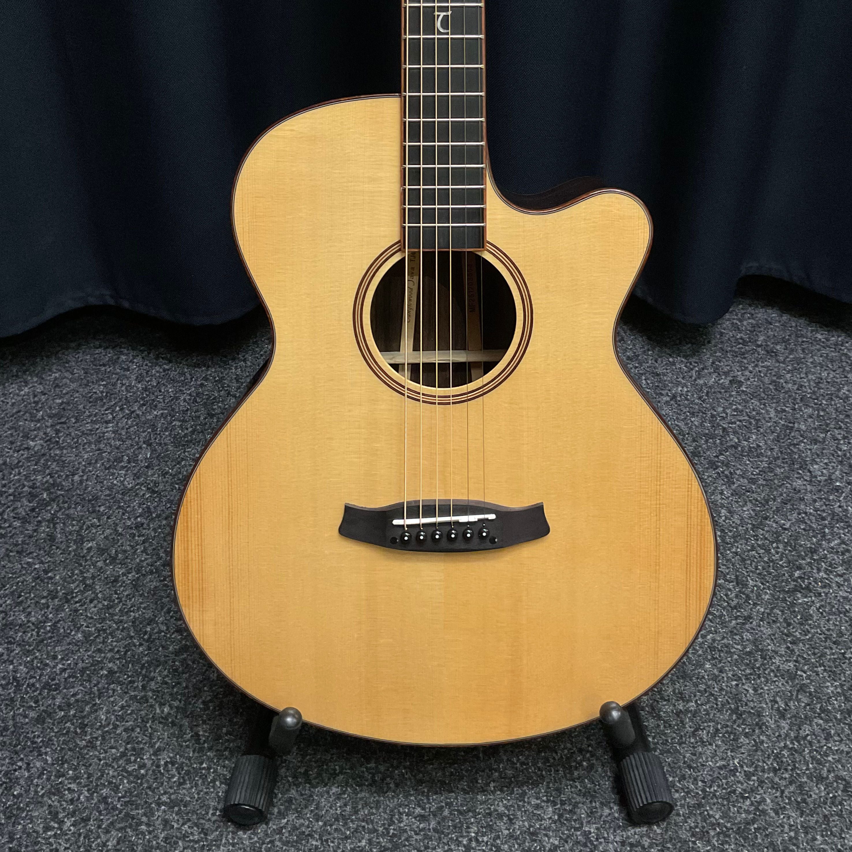 Tanglewood Java TJ4CE