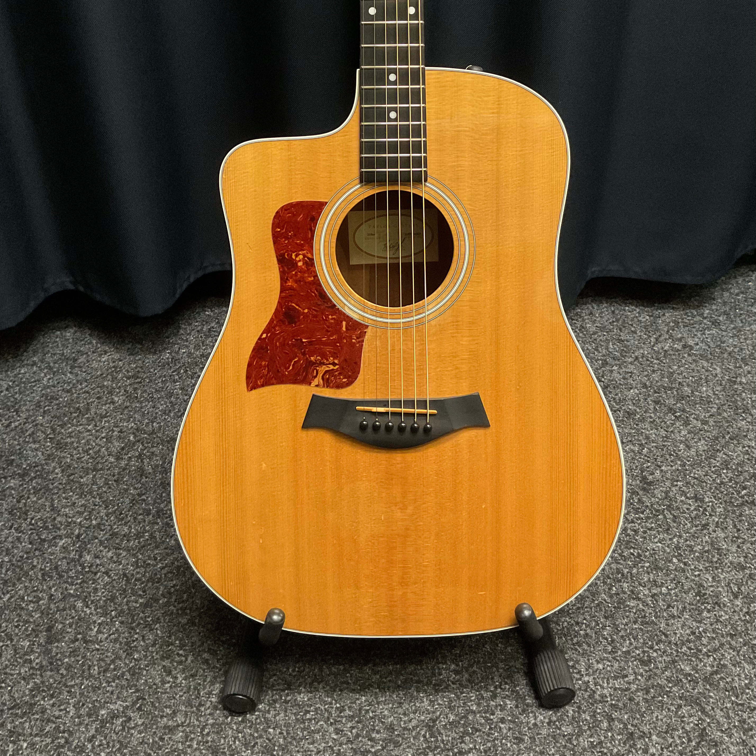 Taylor 210ce Left Handed (Preowned)