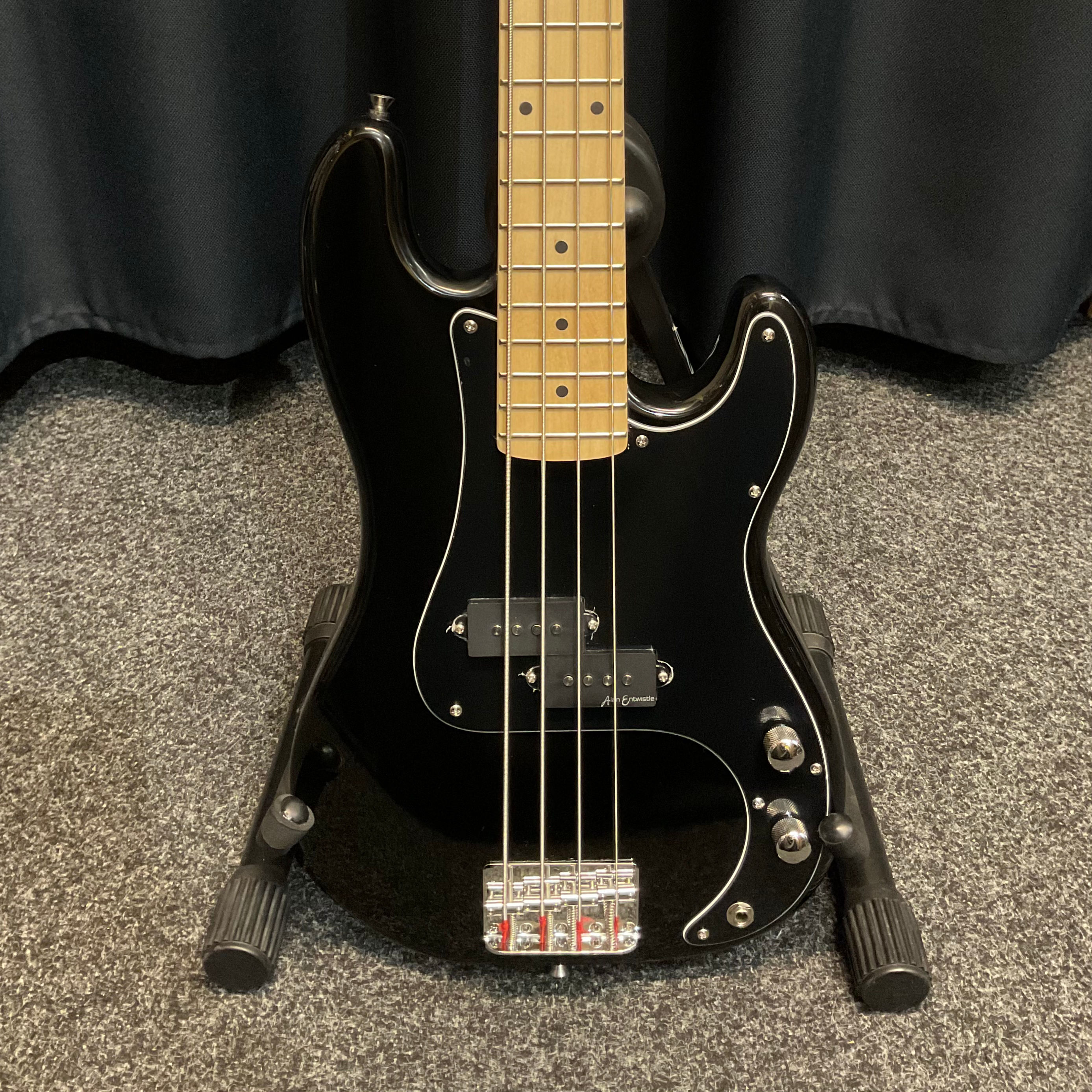 Vintage V30 Coaster Series 7/8 Bass Black