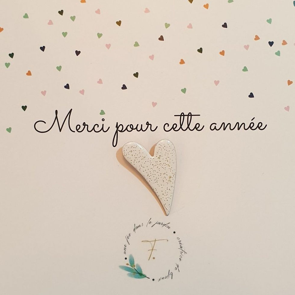 Miniature : Pin's émaillé en forme de coeur sur carte Merci pour cette année