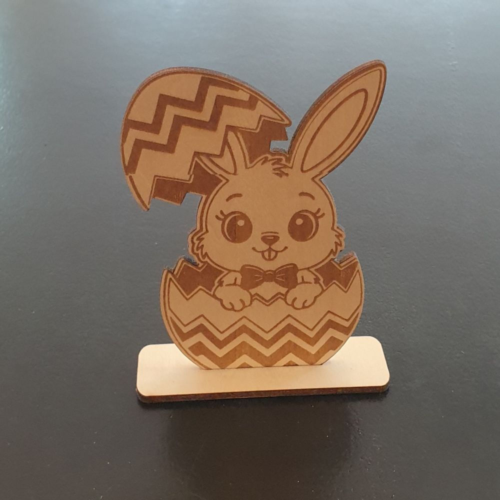 Lapin de Pâques en bois