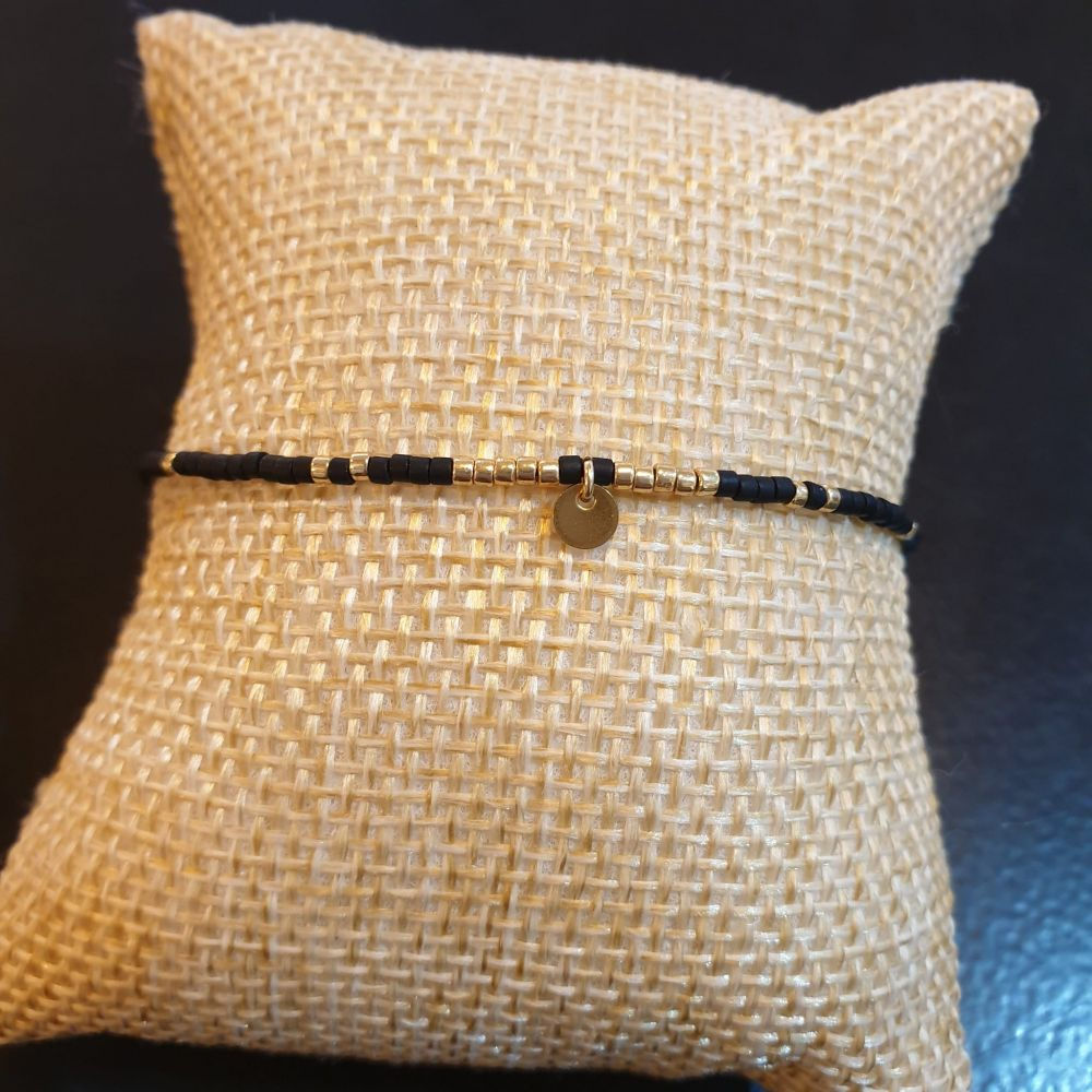 Bracelet en perles de verre avec noeud coulissant