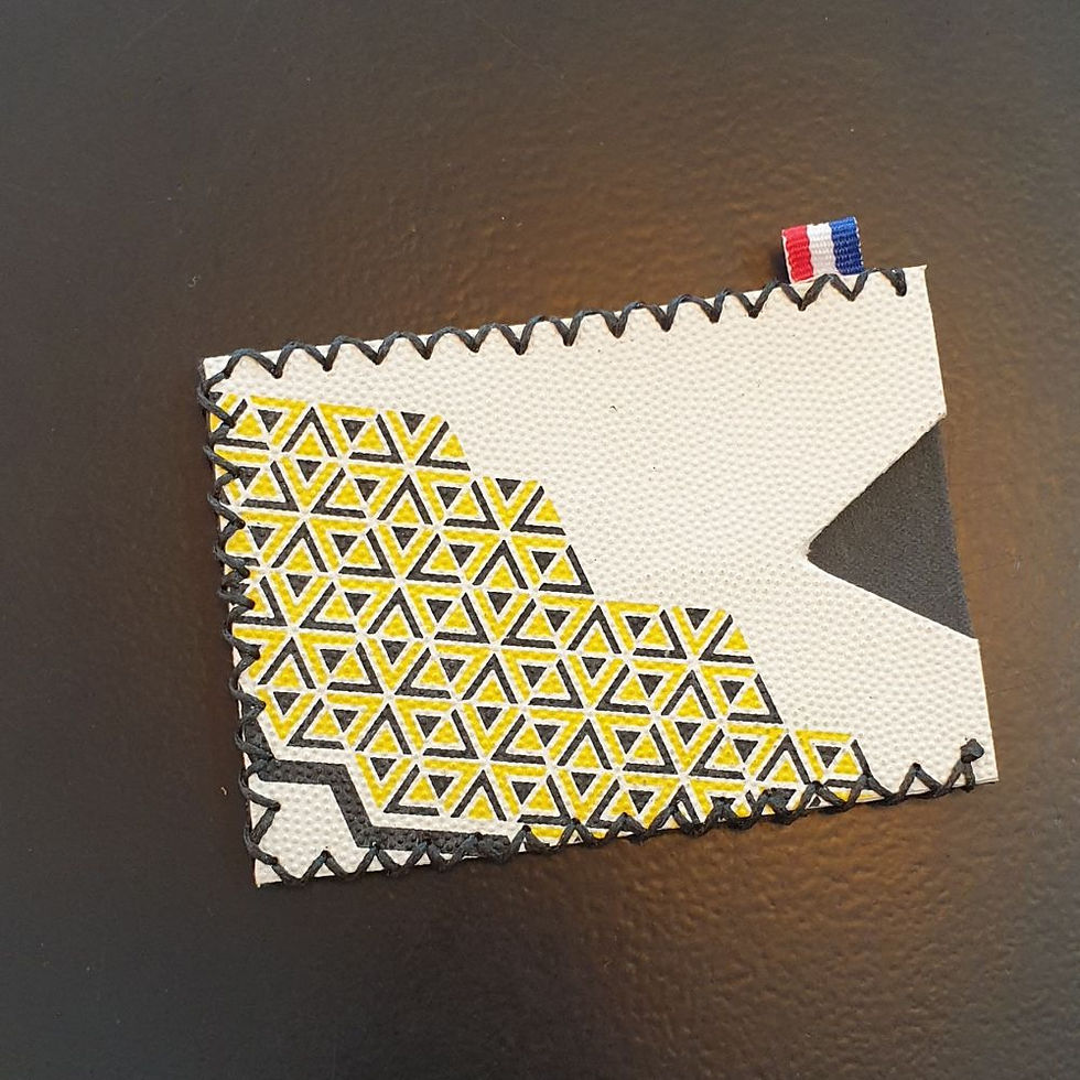 Porte carte en ballon recyclé