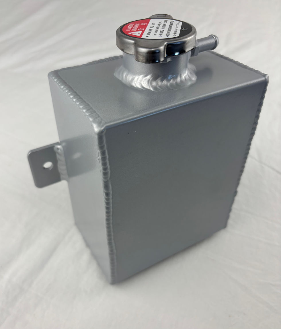 1.2L universal aluminum radiator coolant overflow tank with 1.1 bar cap front view