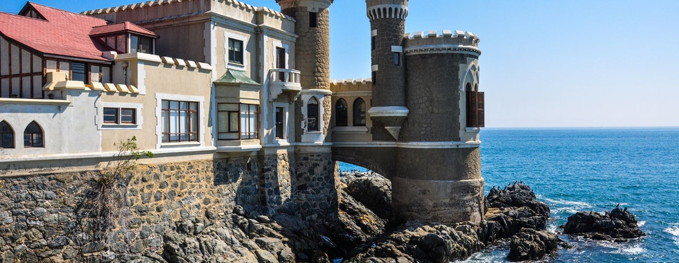 Vista de castelo na costa do Chile