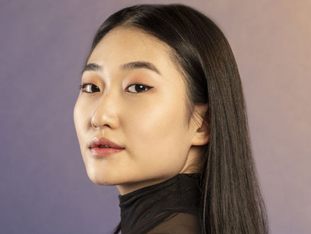 Experienced event hostess San Francisco handling guest check-in and registration, professional front desk staff for conferences, trade shows and corporate events, guest services and arrival coordination