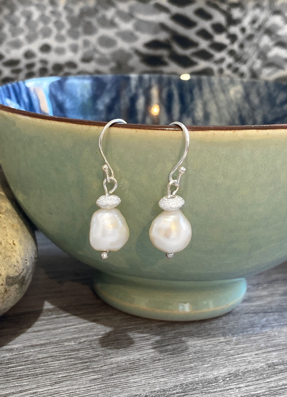 Thumbnail: Aquila Drop Earrings 