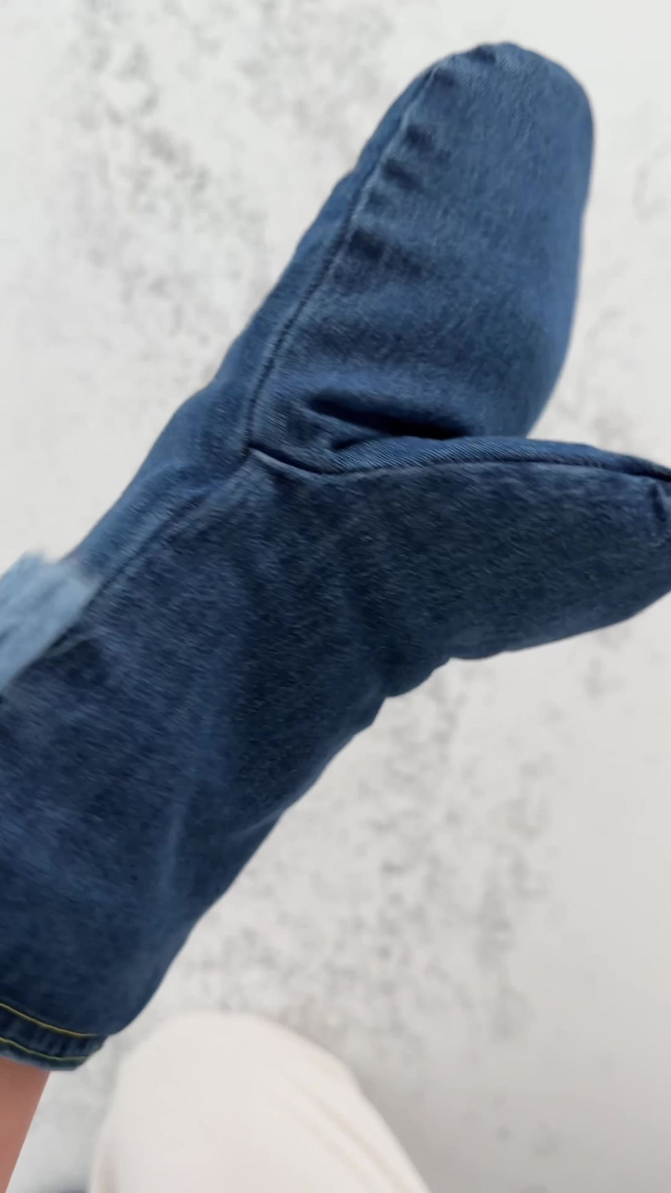 Miniatiūra: Džinsinis rinkinys virtuvei, Orkaitės pirštinės, padėklas, rankšluostis, virtuvinės tekstilės rinkinys, puodkėlė