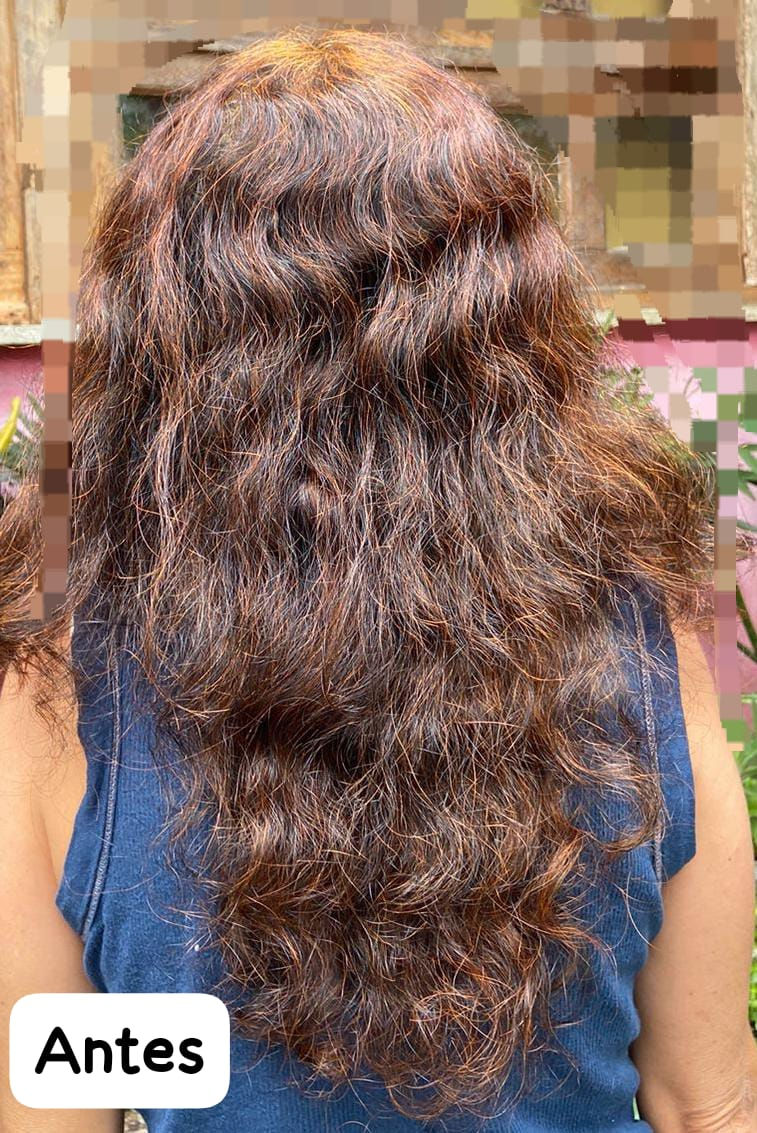 Pessoa com cabelo manchado precisando ser tingido