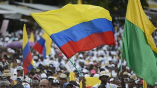 Colombia
Docentes colombianos continúan
paro por aumento salarial insuficiente