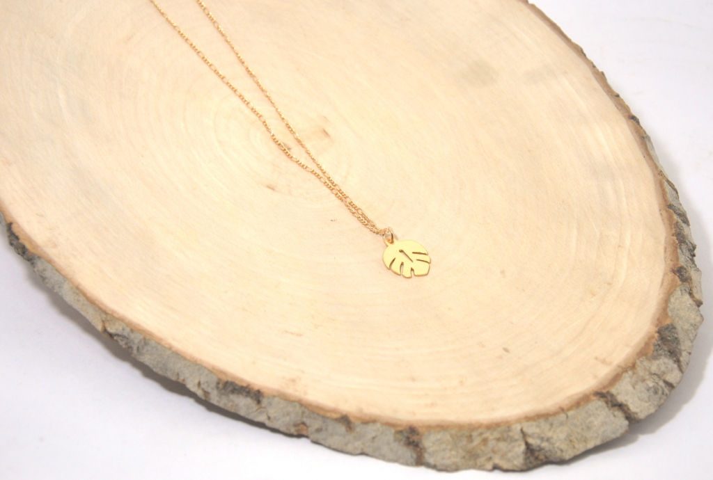 Alto Vida Singles Mini Monstera Leaf Charm Necklace