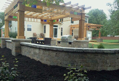 Hessit lancaster seat wall pergola.jpg